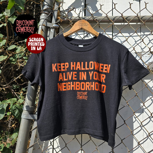 KEEP HALLOWEEN ALIVE flowy crop